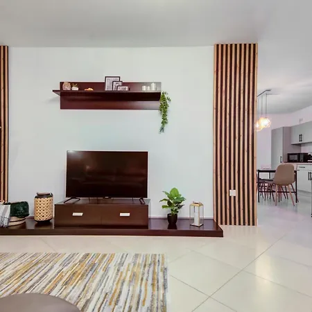 Stylish 3br With Spacious Terrace In By 360 Estates 公寓 卢加