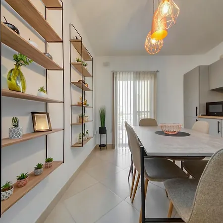 Stylish 3br With Spacious Terrace In By 360 Estates Apartment