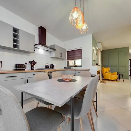 Stylish 3br With Spacious Terrace In By 360 Estates * Luqa