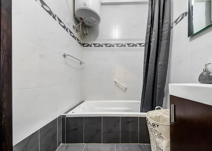 Stylish 3br With Spacious Terrace In By 360 Estates Luqa