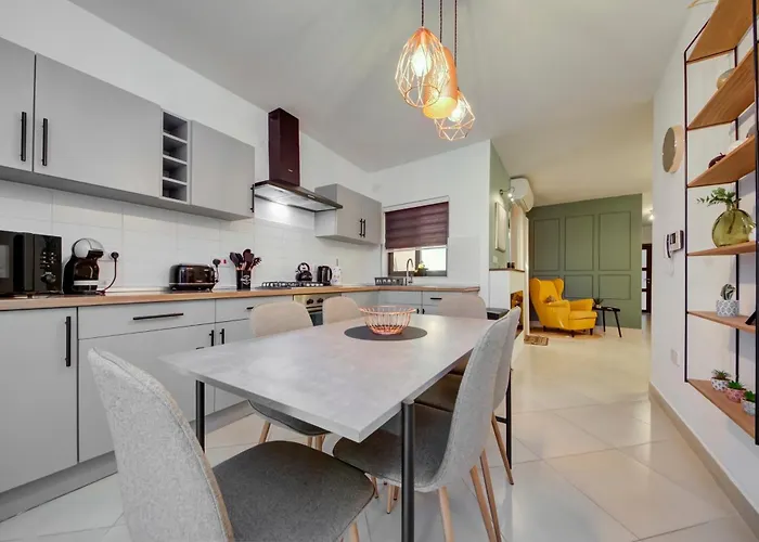 Stylish 3br With Spacious Terrace In By 360 Estates * Luqa